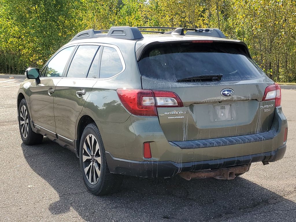 2016 Subaru Outback 3.6R Limited photo 2