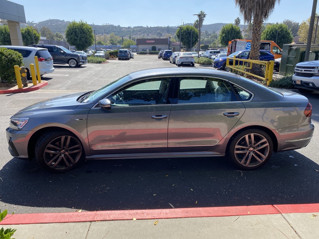 Used 2017 Gray Volkswagen 1.8T R-Line image 4