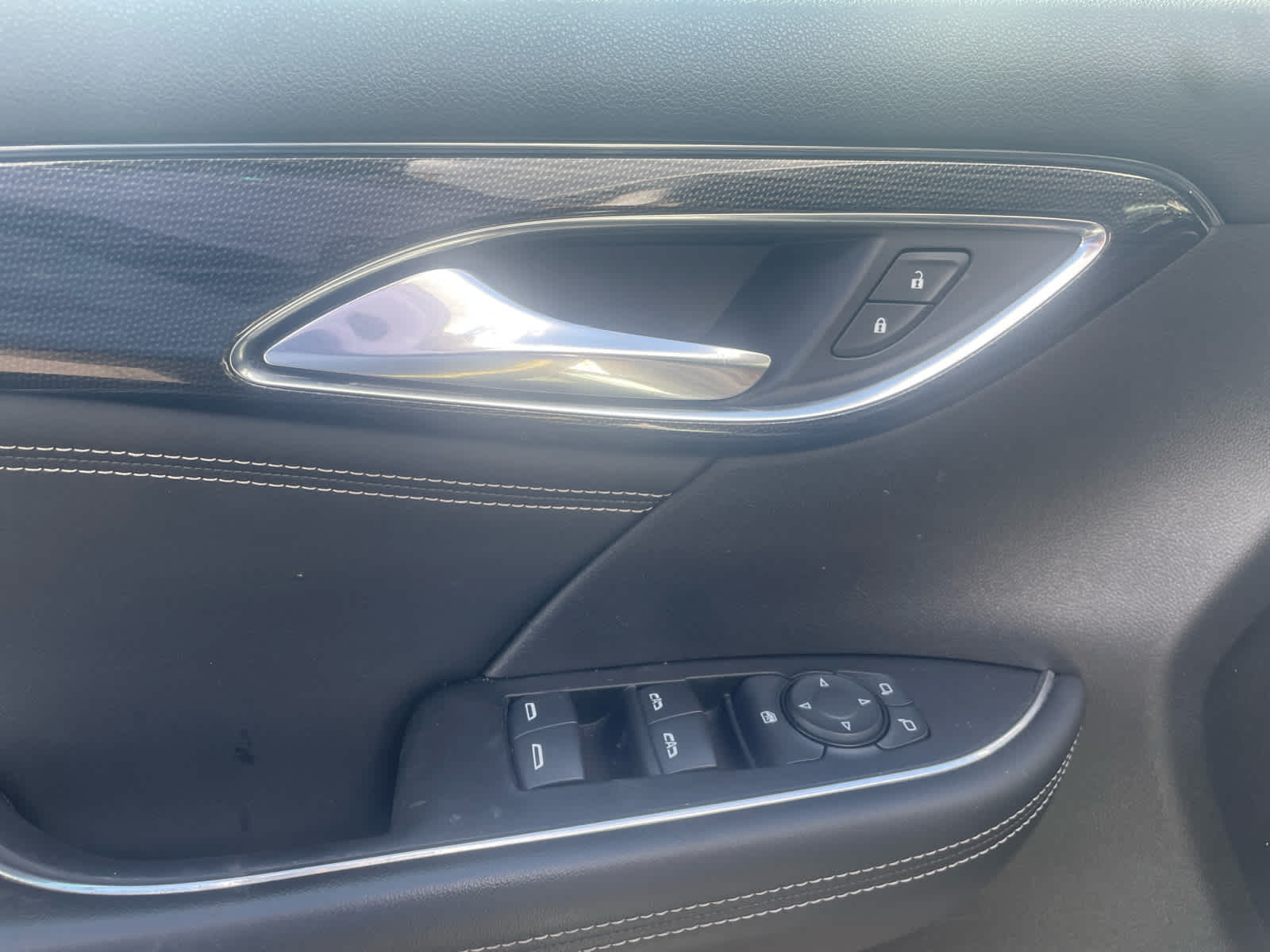 2023 Buick Envision Preferred photo 12