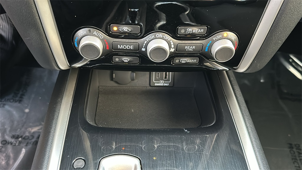 2020 Nissan Pathfinder SV photo 27