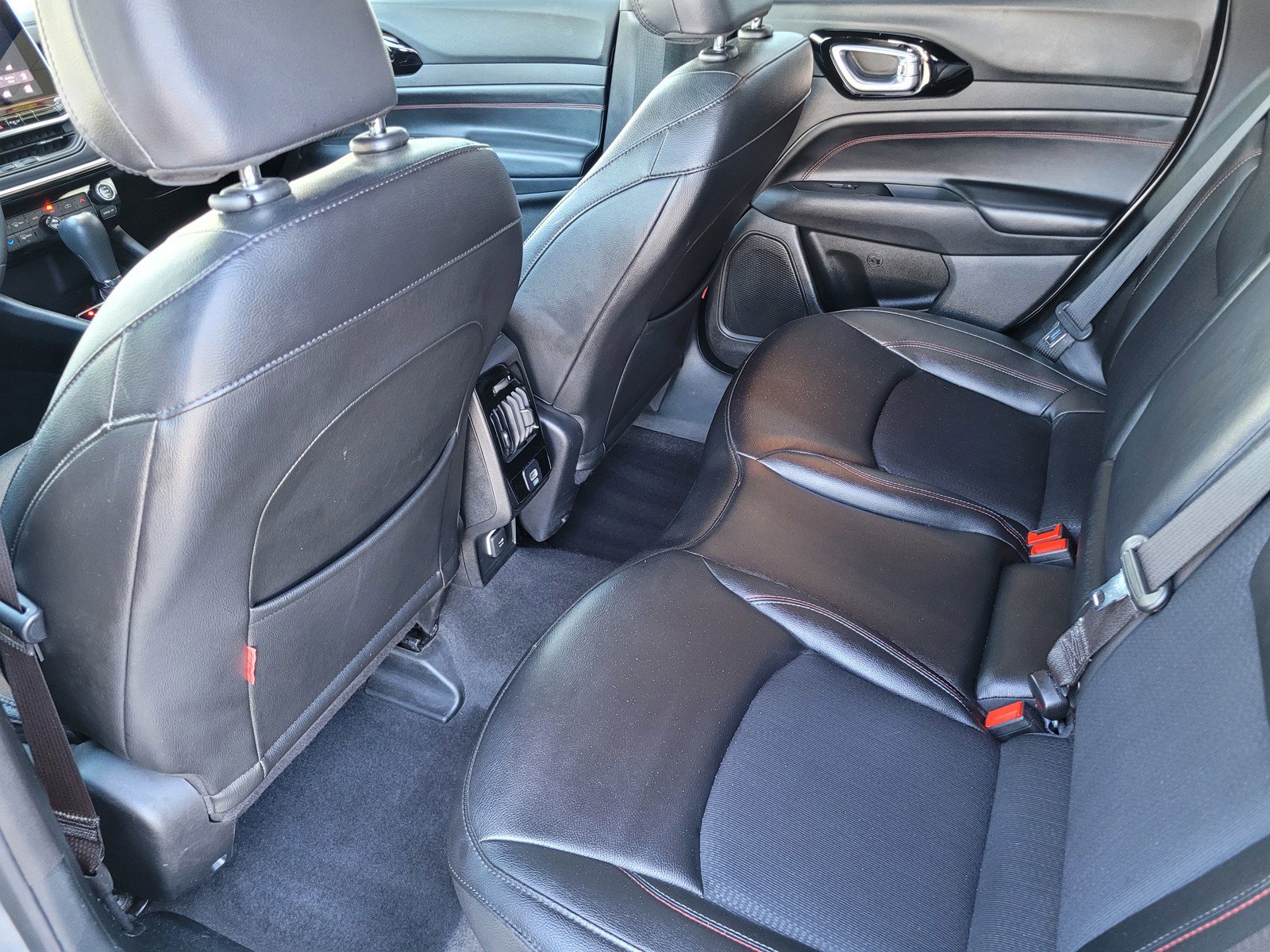 2024 Jeep Compass Trailhawk photo 9