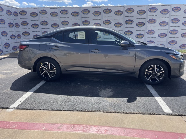 2025 Nissan Sentra SV's photo