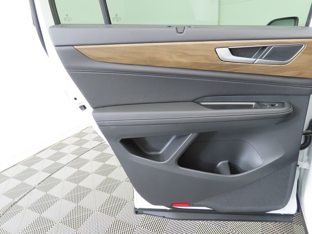 2026 Volkswagen Atlas SE Technology photo 25
