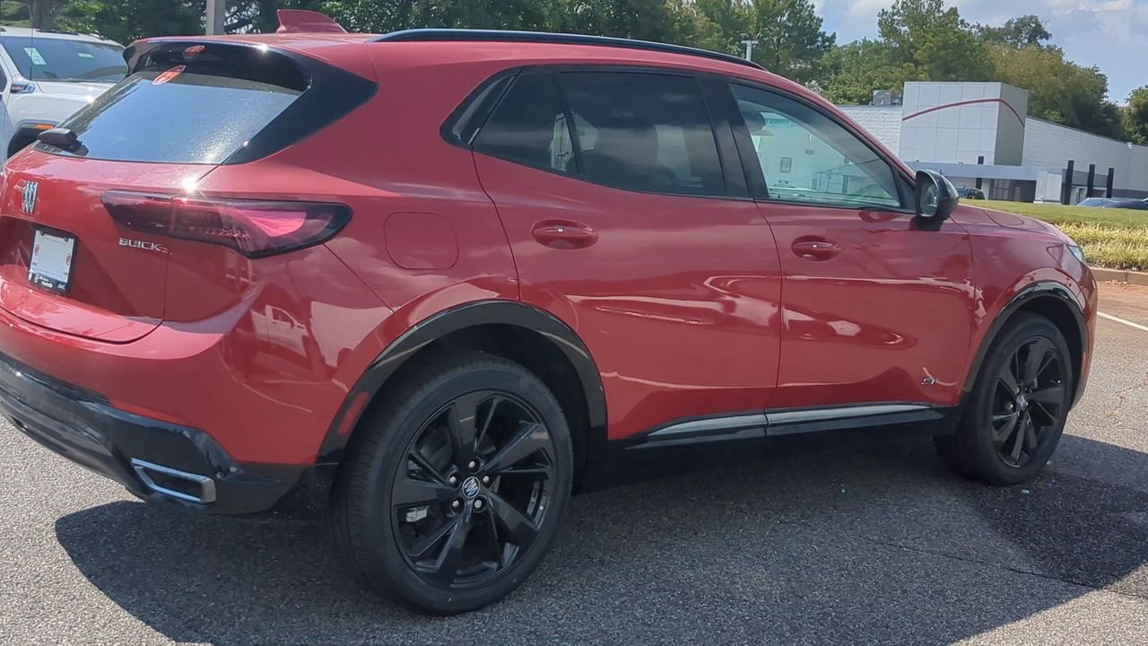 2025 Buick Envision Sport Touring photo 8