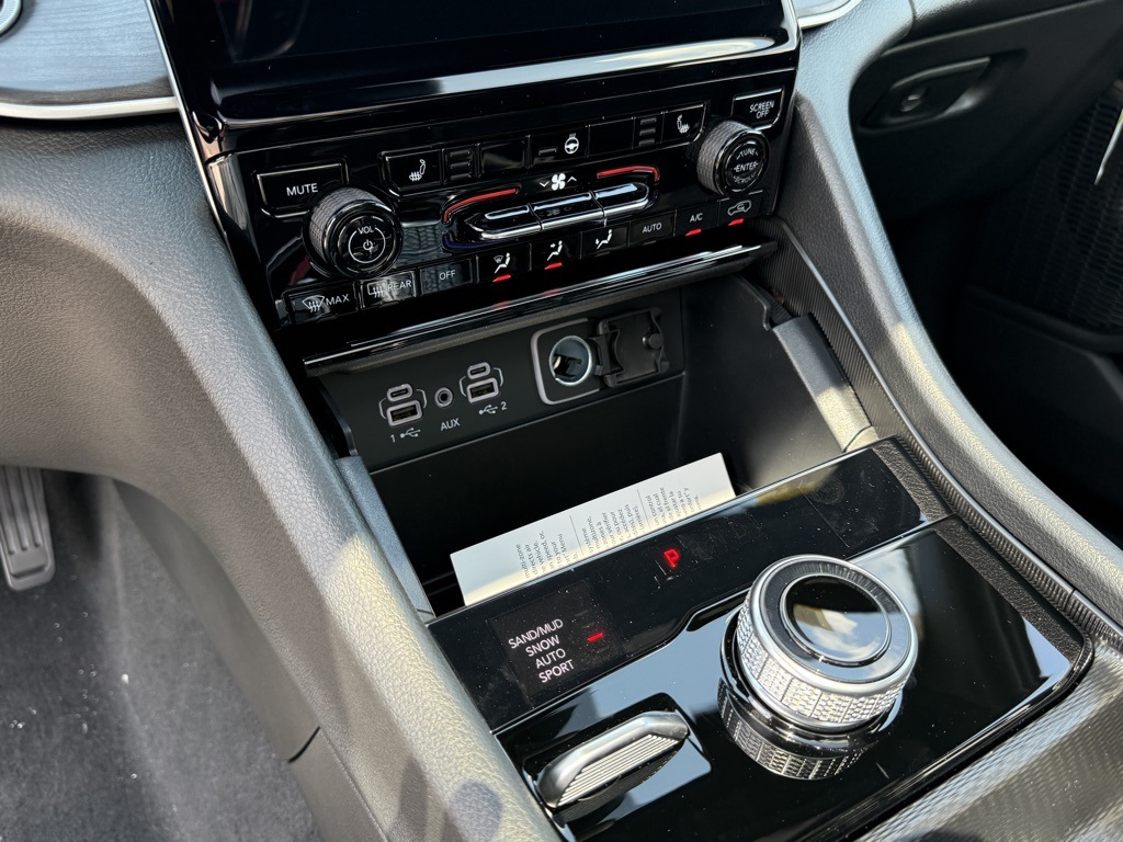 2025 Jeep Grand Cherokee Limited photo 19