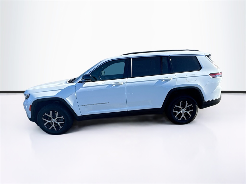 2024 Jeep Grand Cherokee Limited photo 2