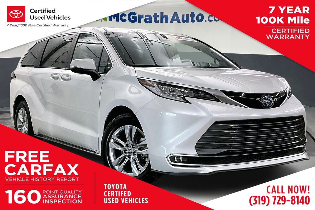 2022 Toyota Sienna Limited's photo