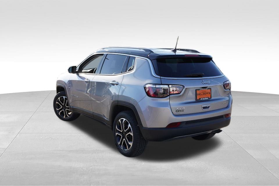 2022 Jeep Compass Limited photo 2