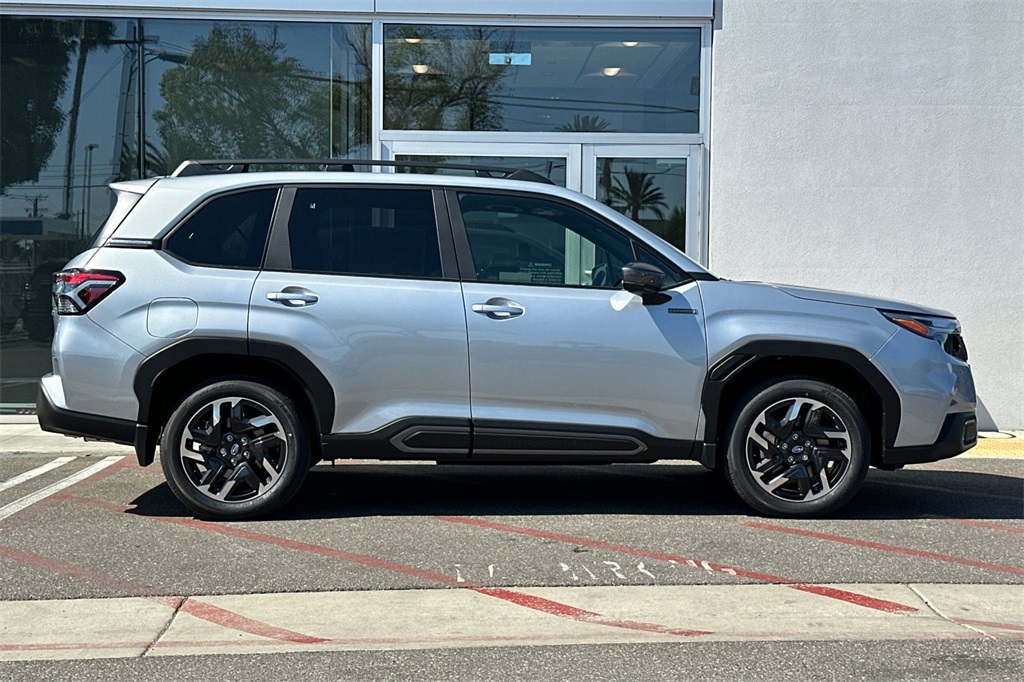 2025 Subaru Forester Limited photo 3