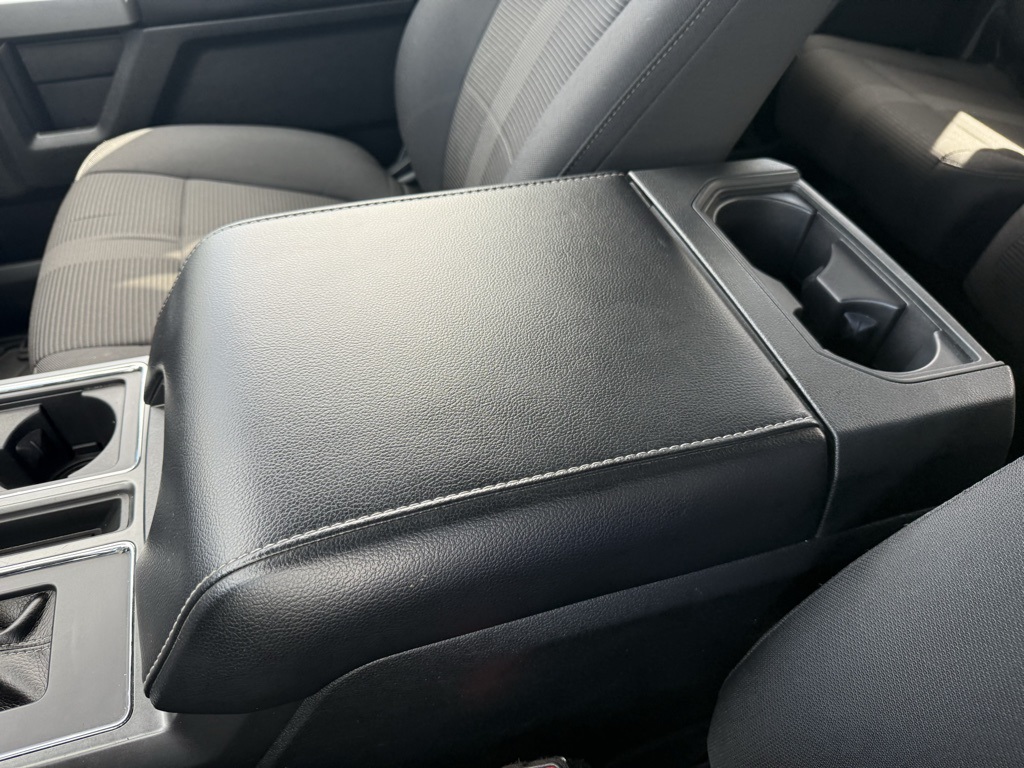 2016 Ford F-150 XLT photo 44