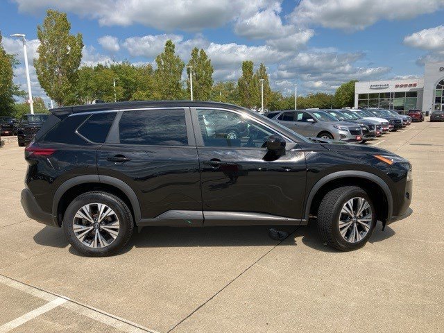 2023 Nissan Rogue SV photo 4