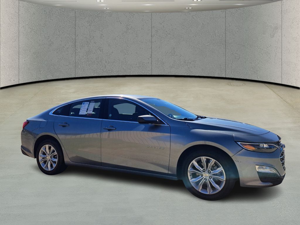 2024 Chevrolet Malibu 1LT photo 3