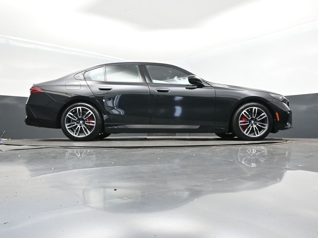 2026 Bmw 550e xDrive photo 40