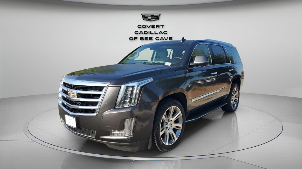 2017 Cadillac Escalade Luxury photo 3