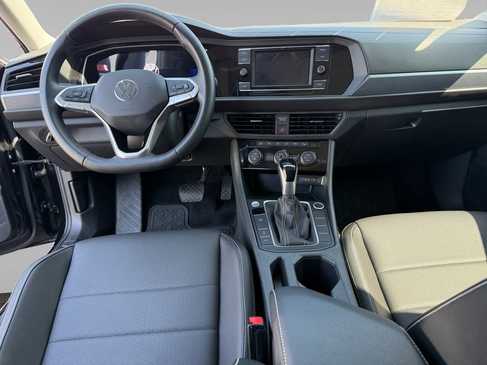 2023 Volkswagen Jetta SE photo 10