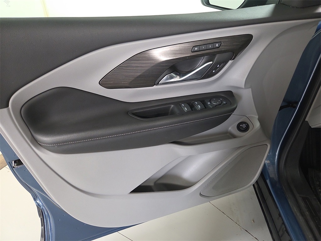 2024 Gmc Terrain SLT photo 17