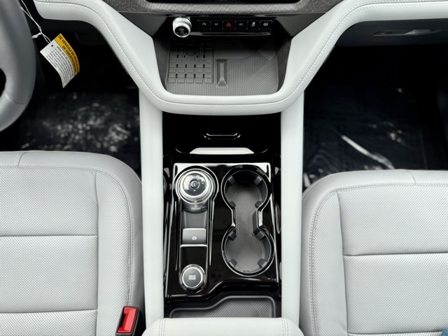 2025 Ford Explorer Platinum photo 26