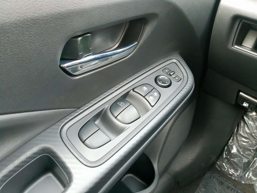 2025 Nissan Versa SV photo 39
