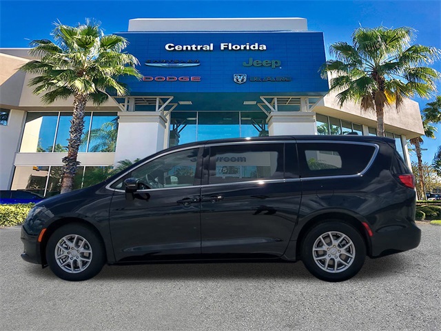 2026 Chrysler Voyager LX photo 6