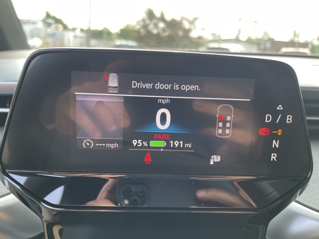 2025 Volkswagen ID. Buzz Pro Plus photo 25