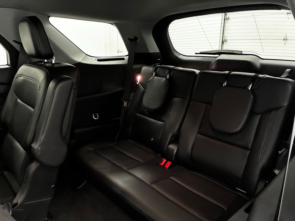 2023 Ford Explorer XLT photo 23
