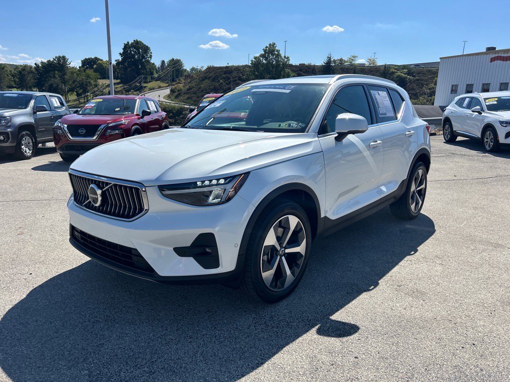 2023 Volvo XC40 Plus photo 6