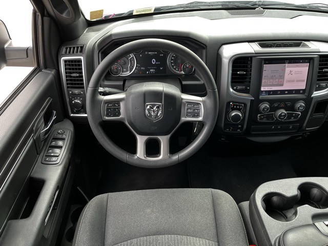 2022 Ram 1500 Classic Warlock photo 6