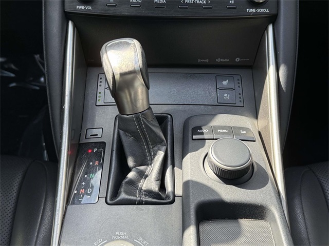 2017 Lexus IS 300 photo 21