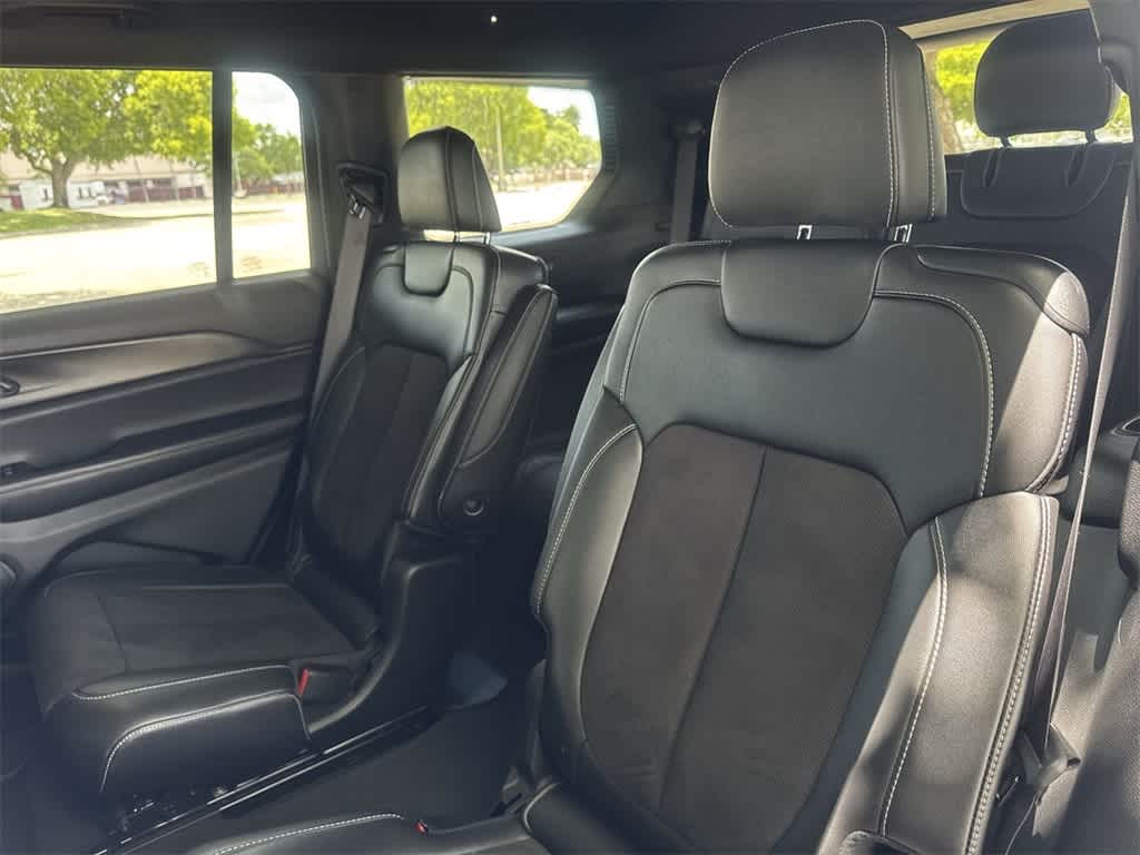 2023 Jeep Grand Cherokee Altitude photo 20