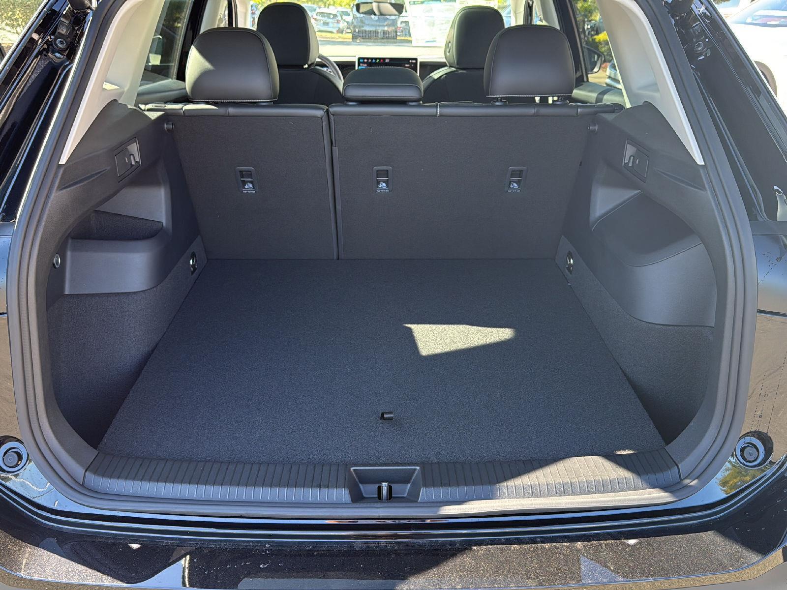 2025 Volkswagen Tiguan SE photo 25