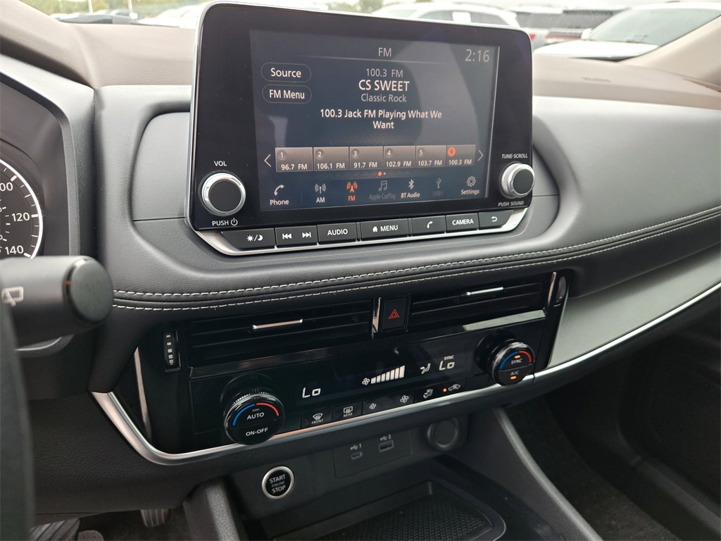 2021 Nissan Rogue SV photo 17
