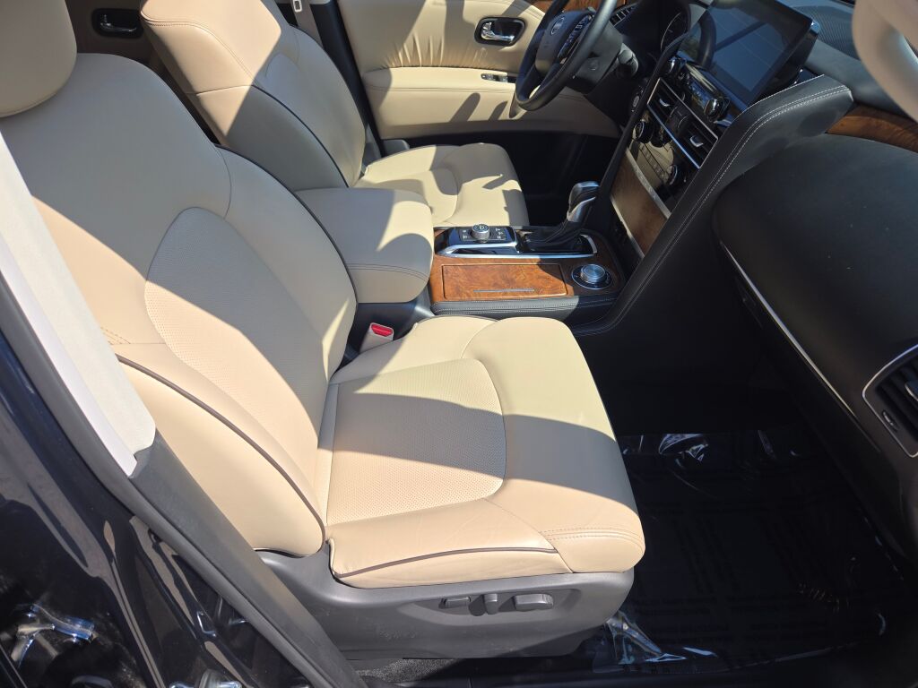 2024 Nissan Armada SL photo 4