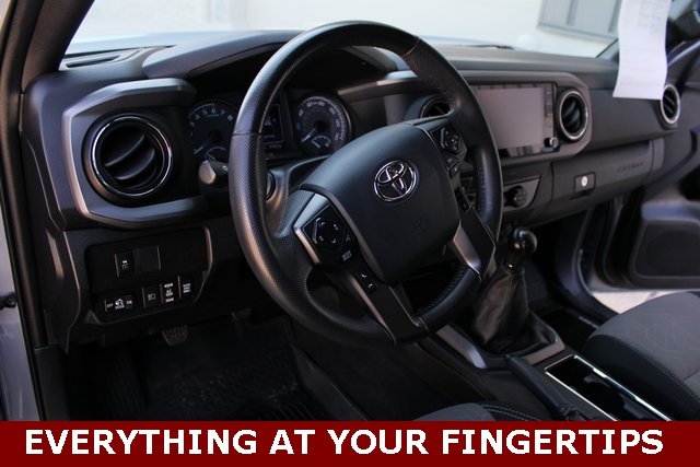 2020 Toyota Tacoma TRD Off-Road photo 12