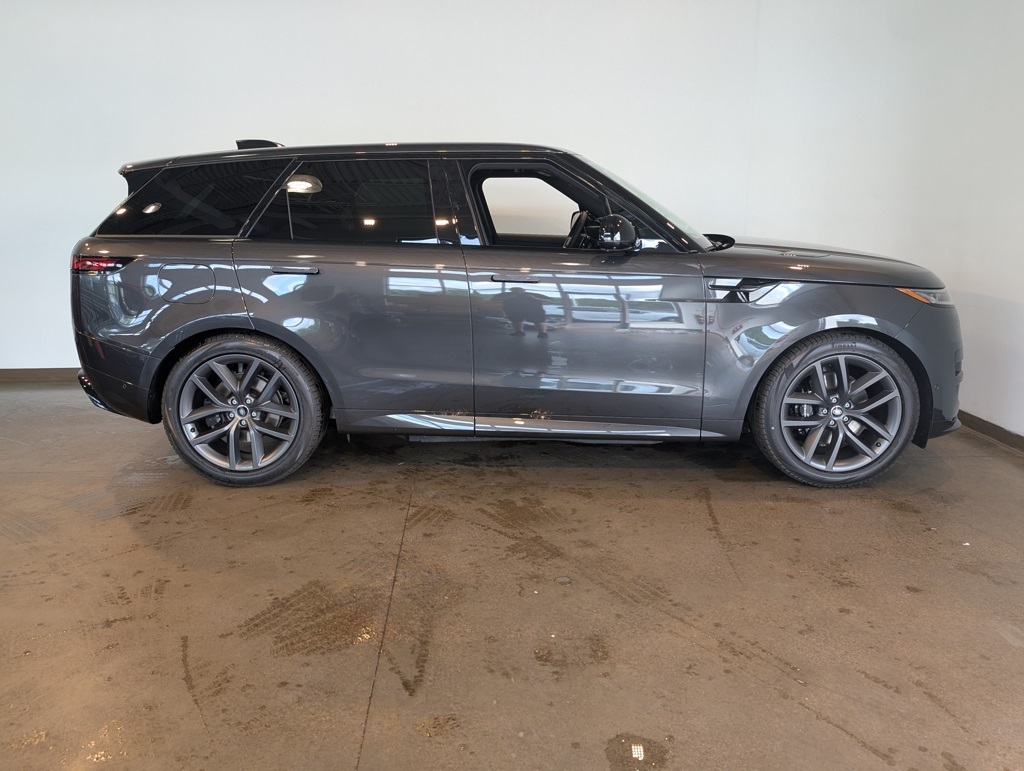 2025 Land Rover Range Rover Sport SE photo 4