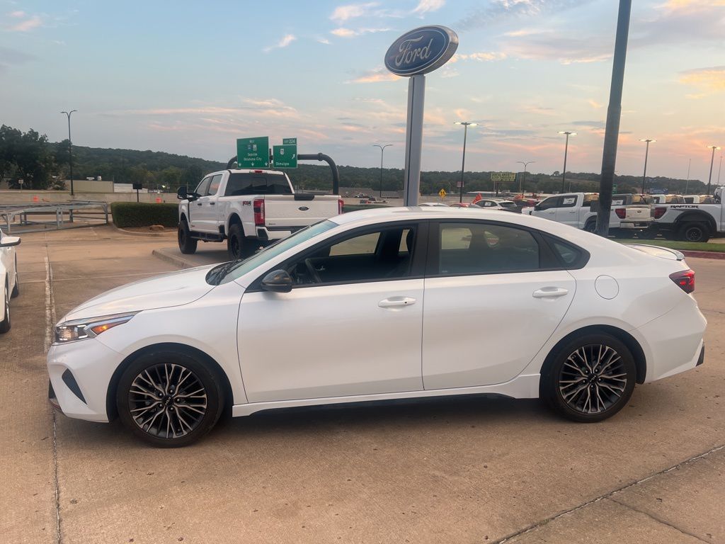 2023 Kia Forte GT-Line photo 3
