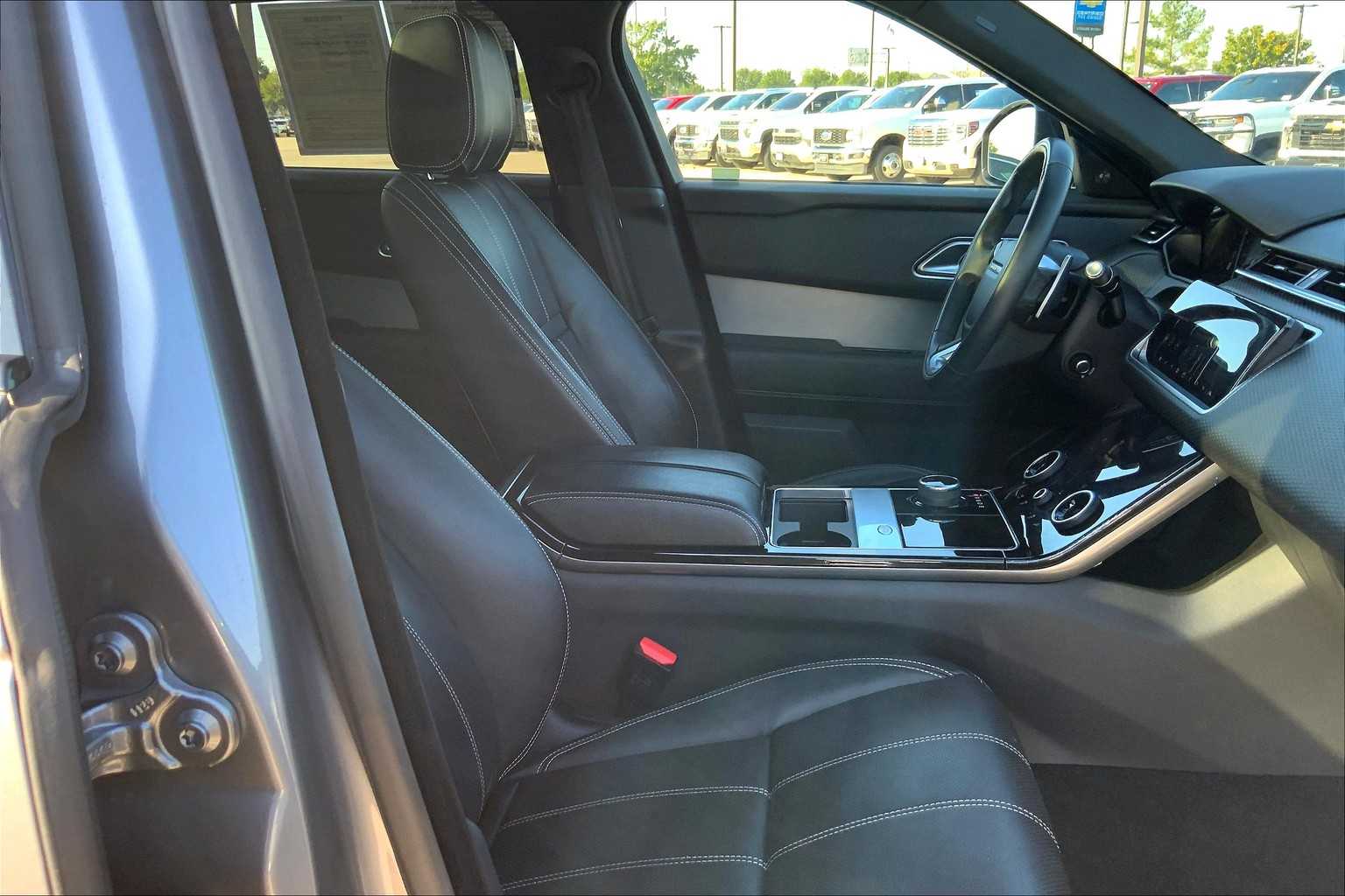 2020 Land Rover Range Rover Velar R-Dynamic S photo 8
