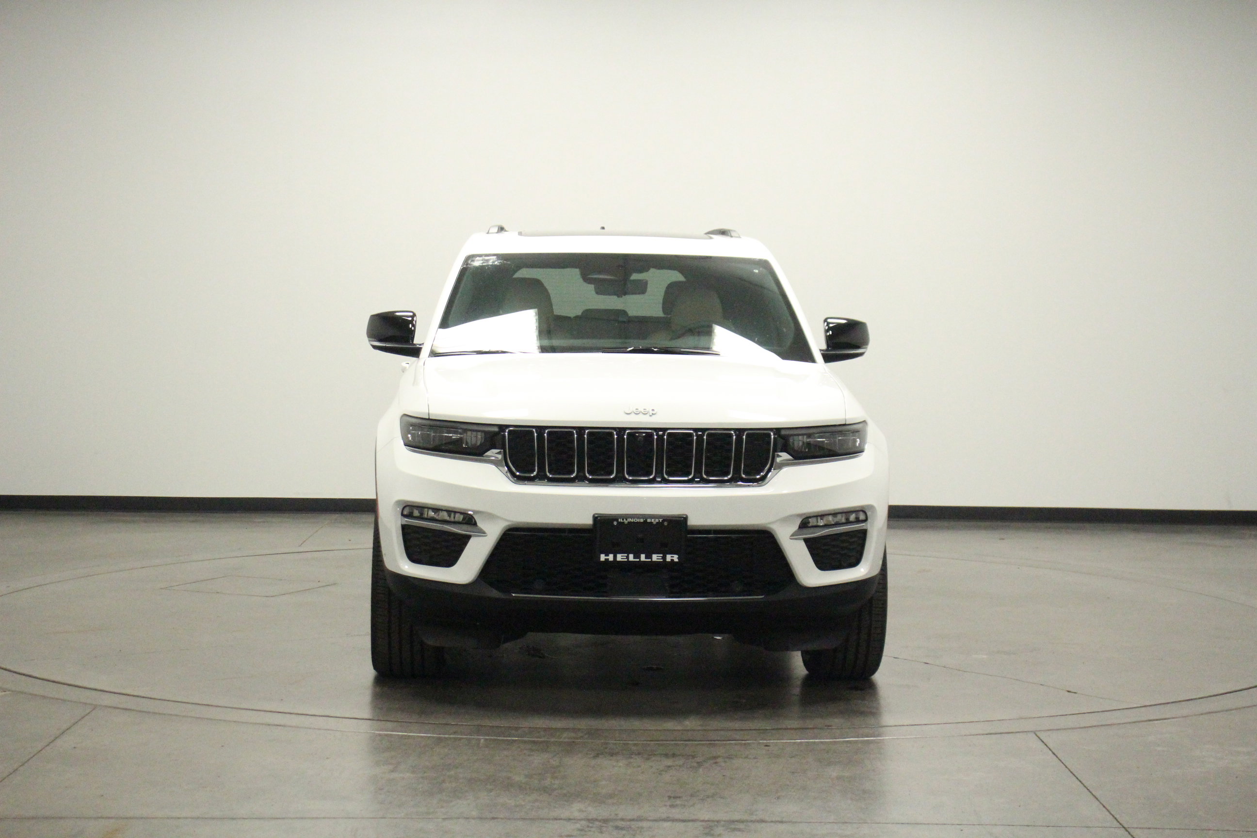2025 Jeep Grand Cherokee Limited photo 2