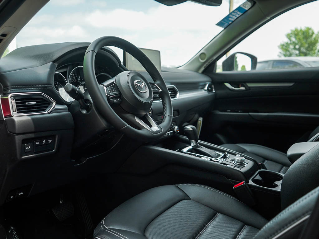 2025 Mazda CX-5 2.5 S Preferred photo 17
