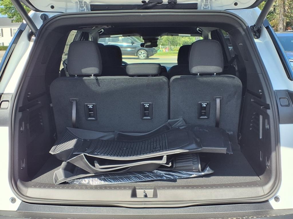 2025 Chevrolet Traverse photo 6