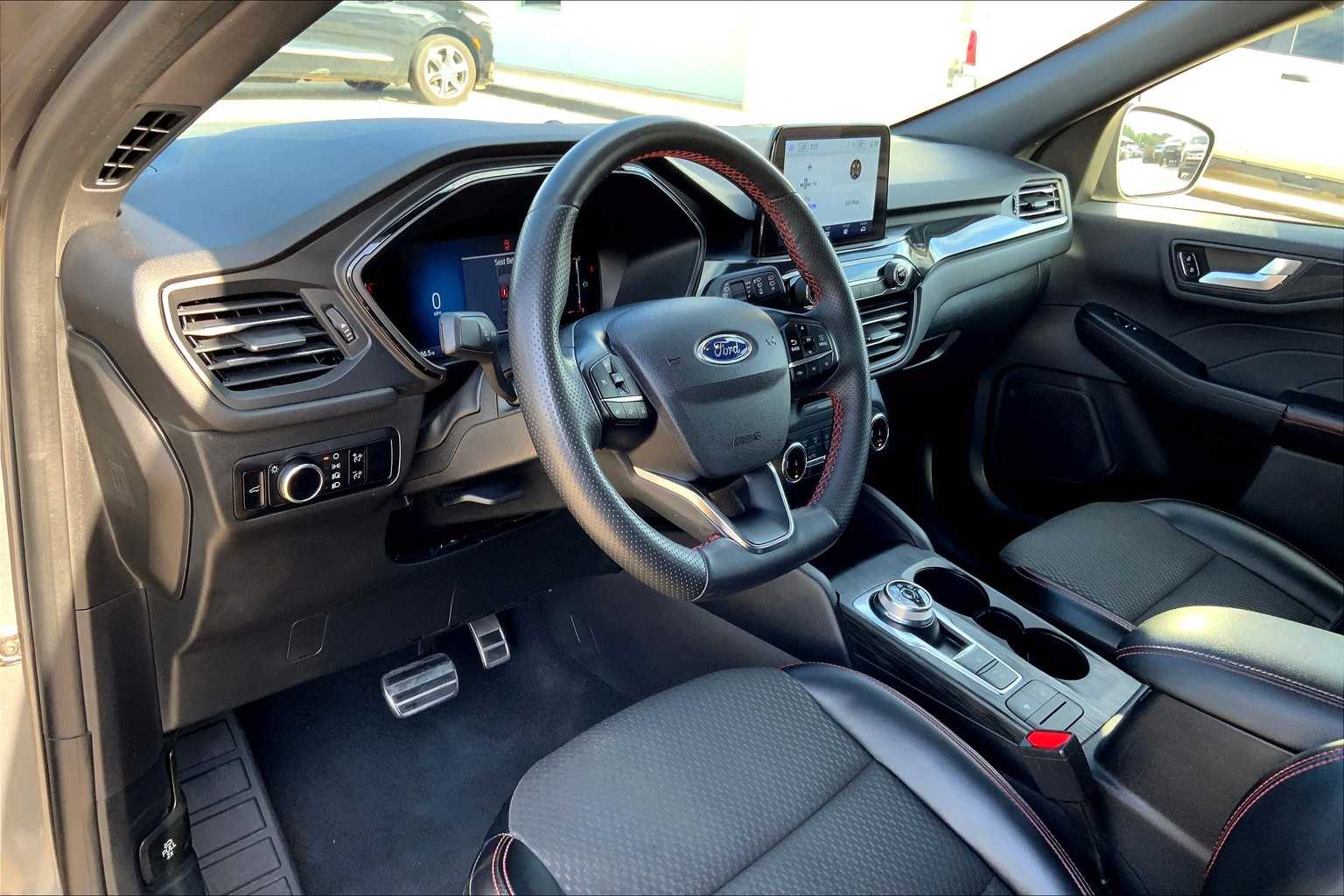 2023 Ford Escape ST-Line photo 14