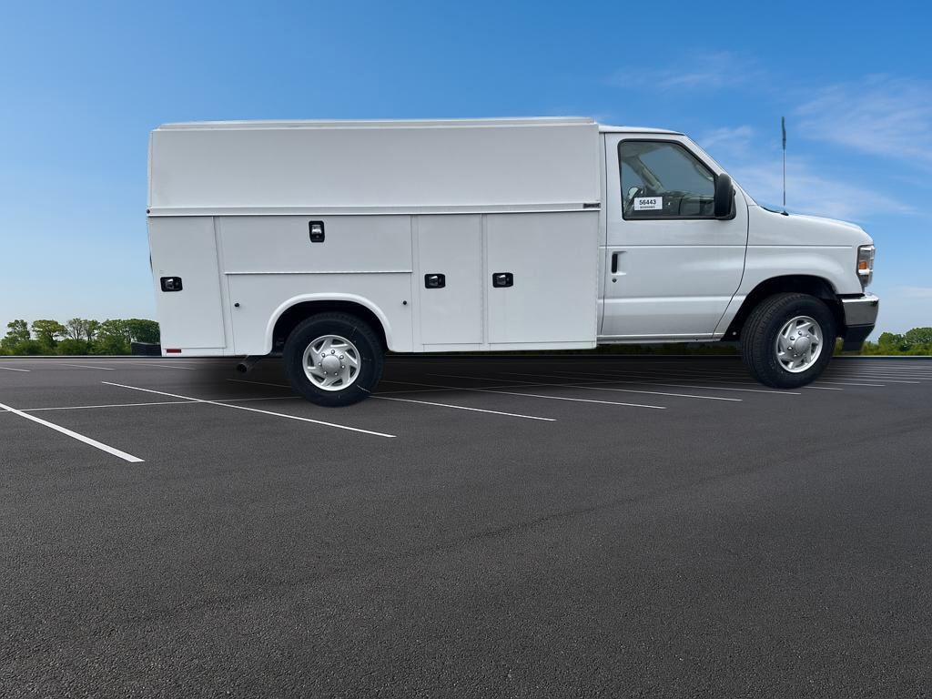 2025 Ford E-350 Base photo 6