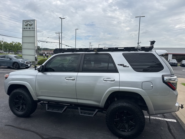 2021 Toyota 4Runner TRD Off-Road photo 3