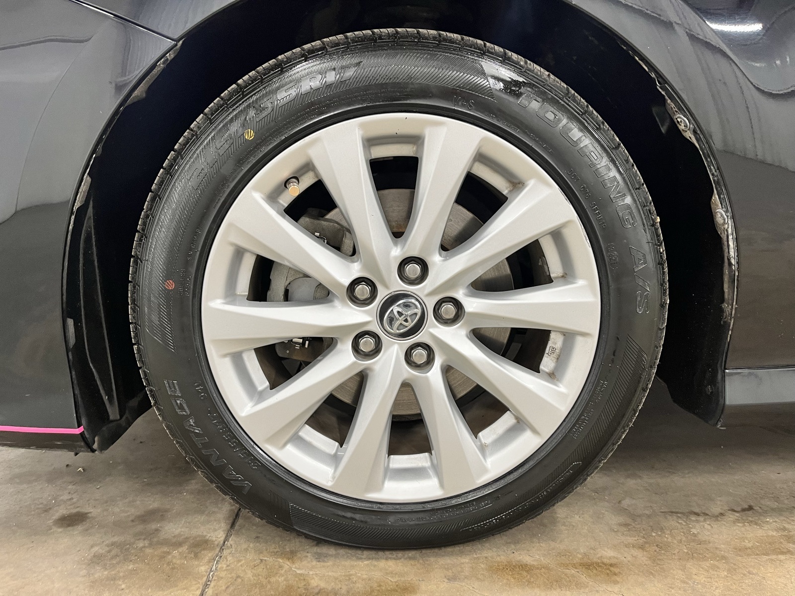 2019 Toyota Camry LE photo 4