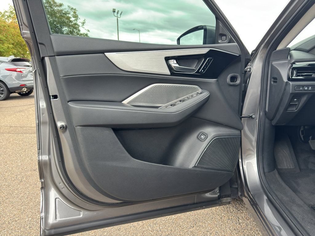 2023 Acura MDX SH-AWD photo 7