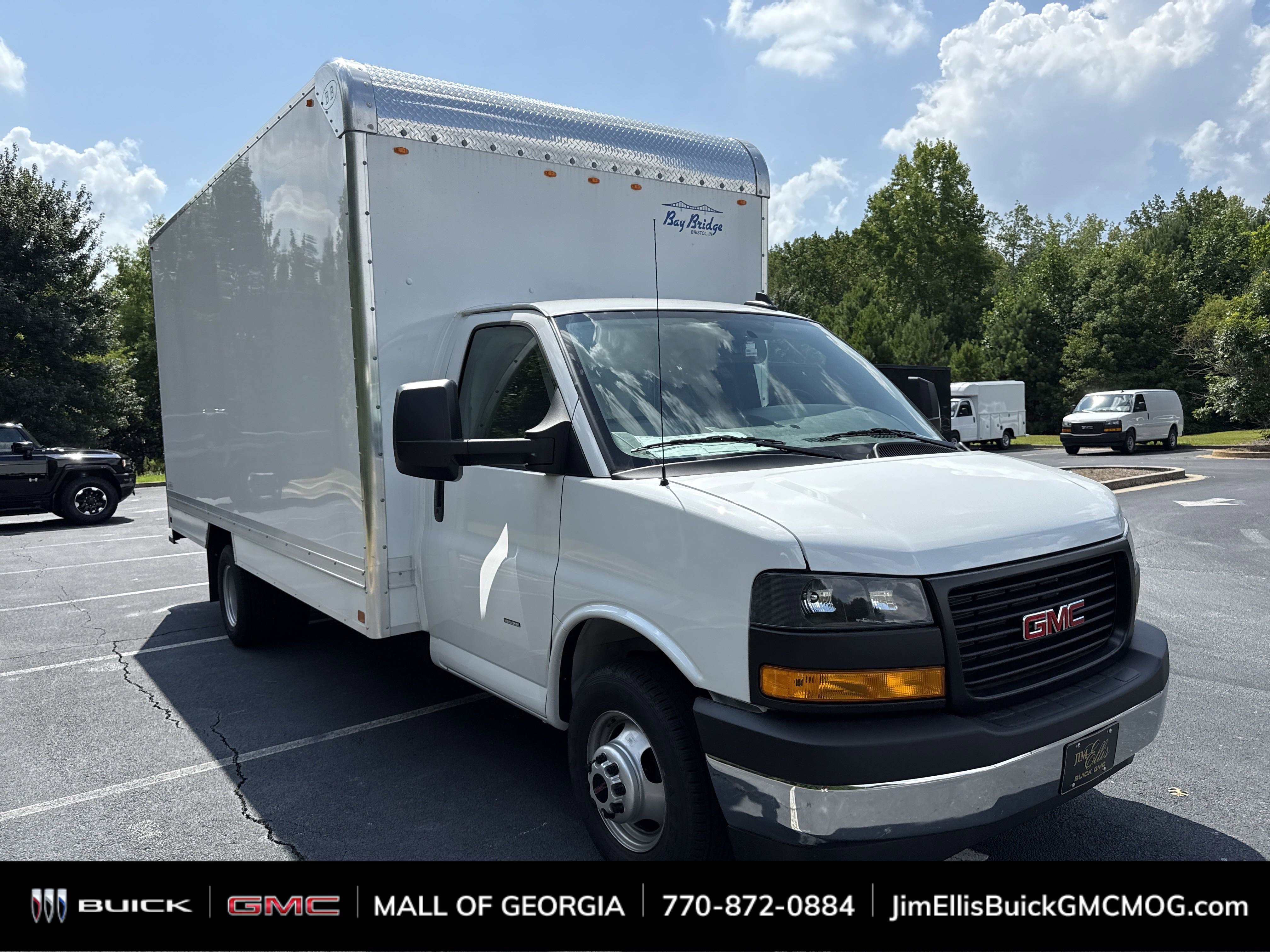 2025 GMC Savana Cutaway Work Van's photo
