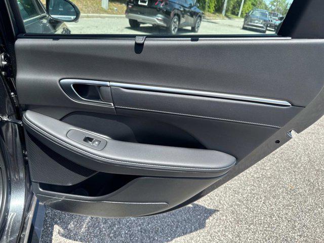 2025 Hyundai Sonata Hybrid Limited photo 17