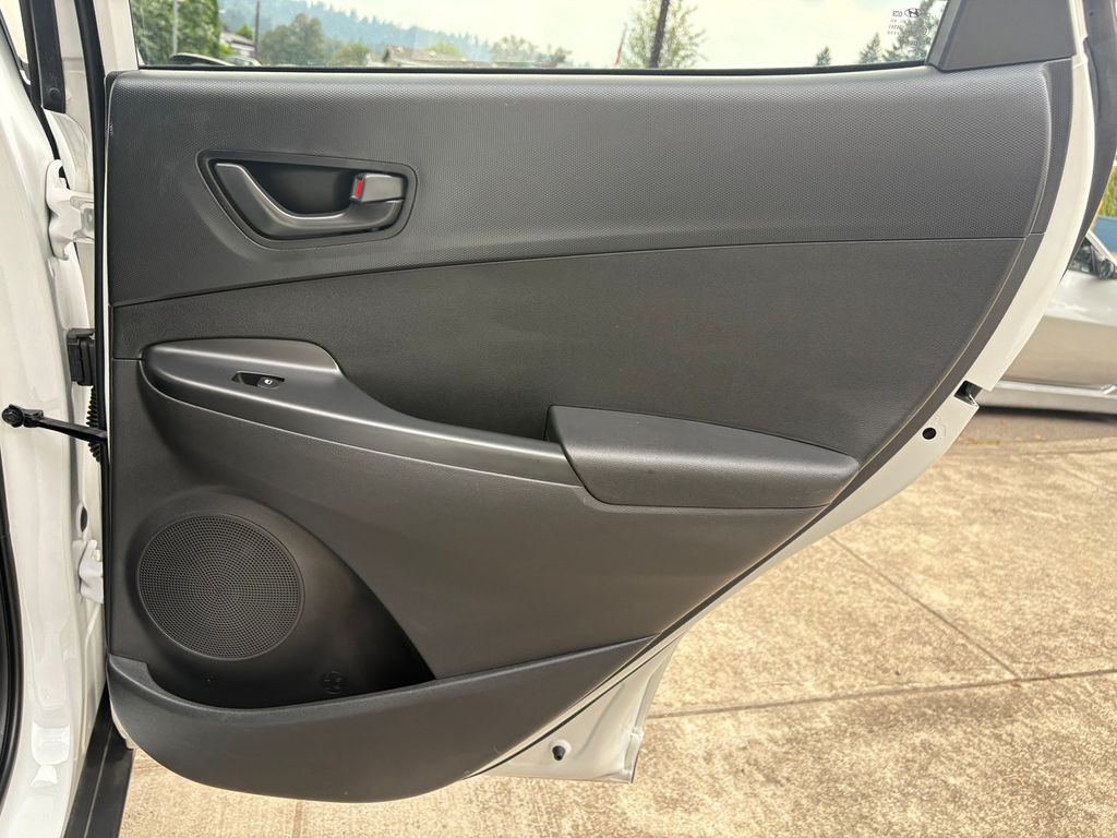 2023 Hyundai Kona SEL photo 27