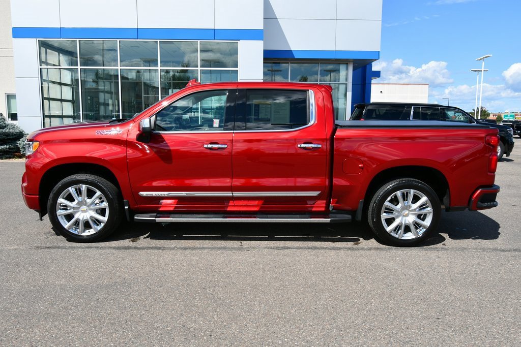 2023 Chevrolet Silverado 1500 High Country photo 3