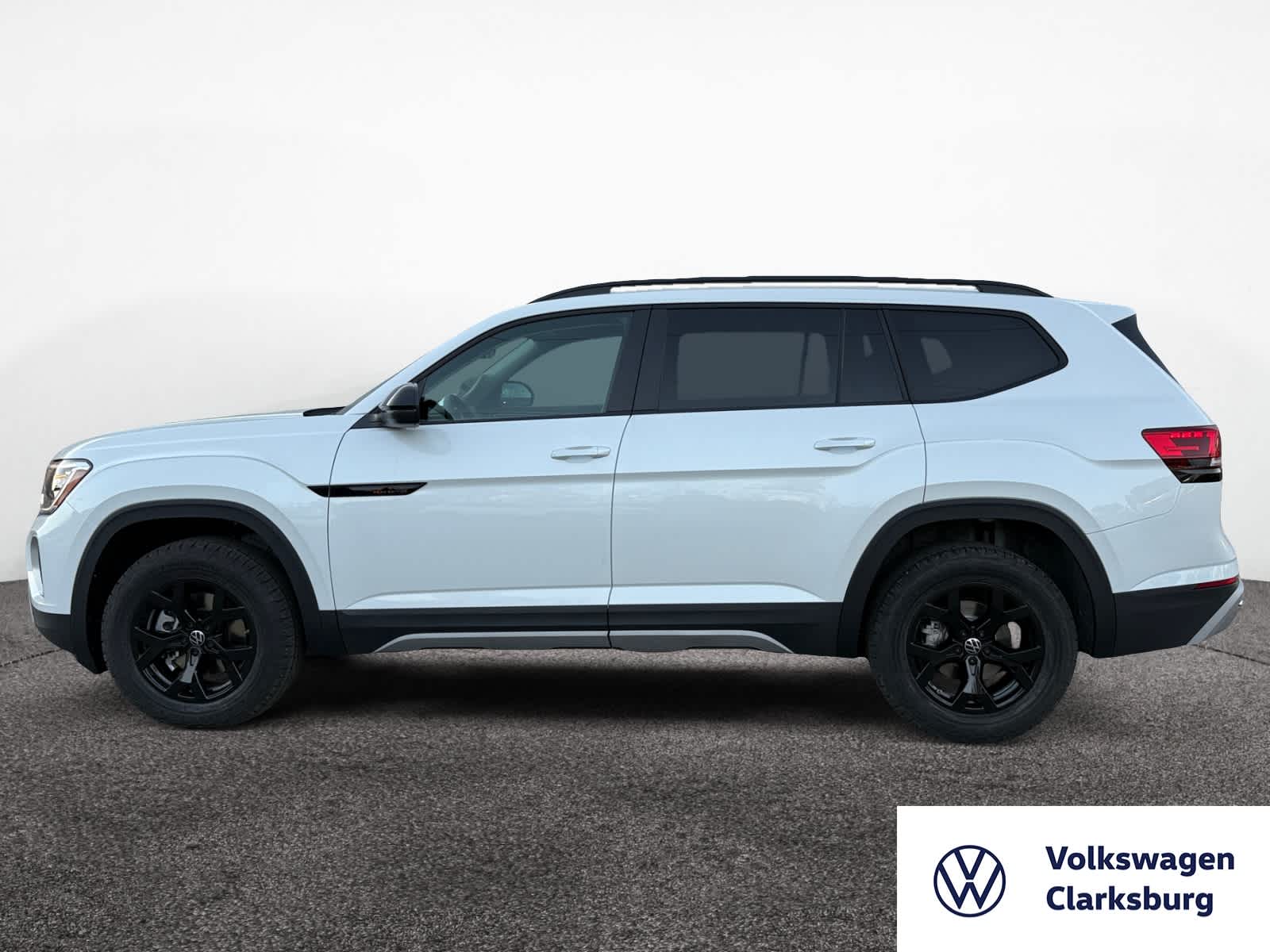 2026 Volkswagen Atlas Peak Edition SE photo 2