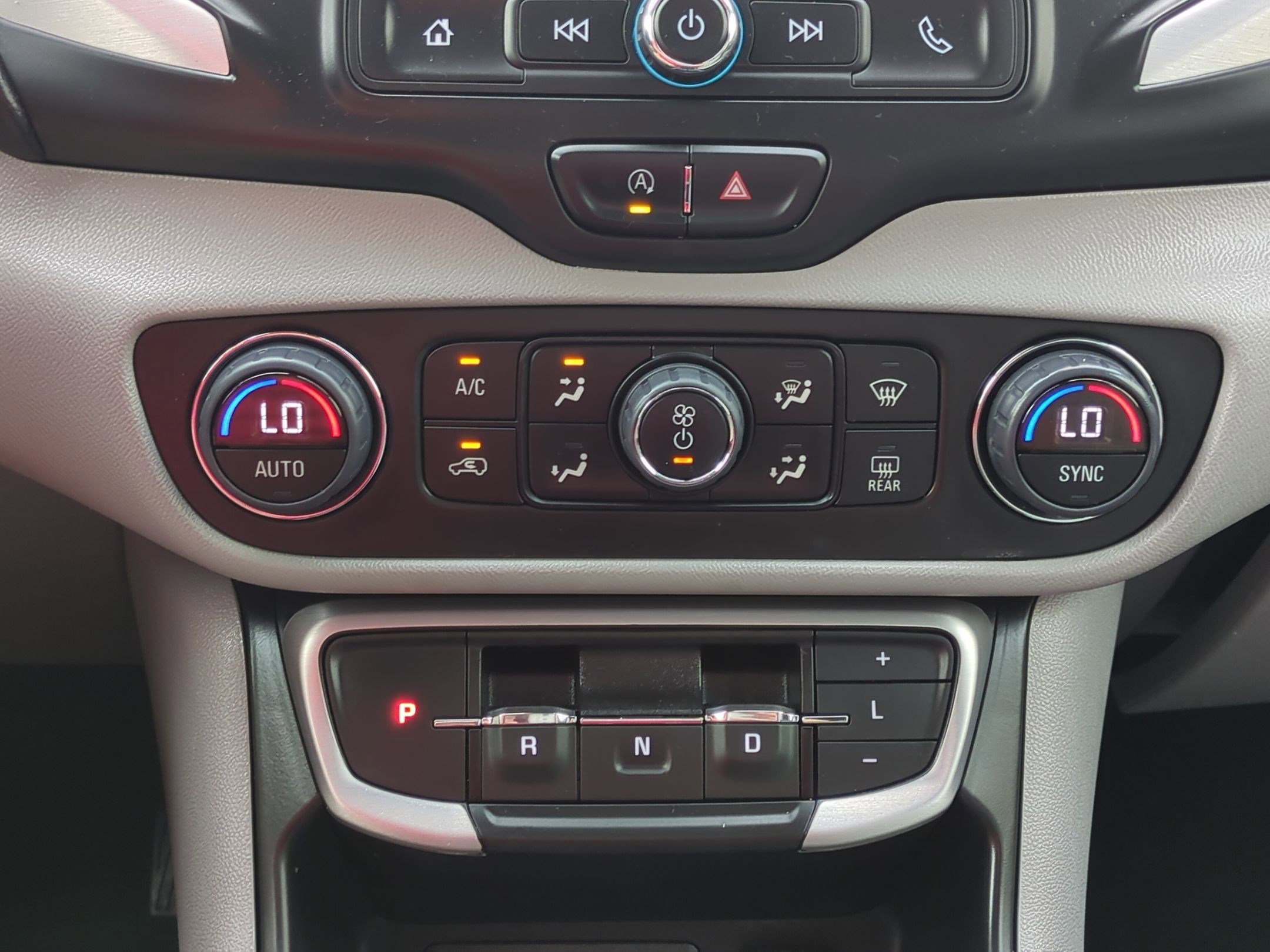 2023 Gmc Terrain SLE photo 19